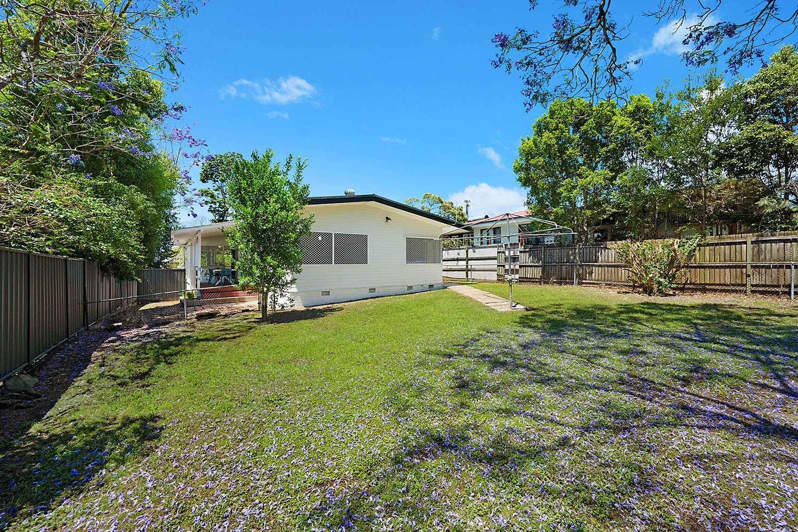 22 LOWANNA ST, KENMORE QLD 4069, 0 chambres, 0 salles de bain, House