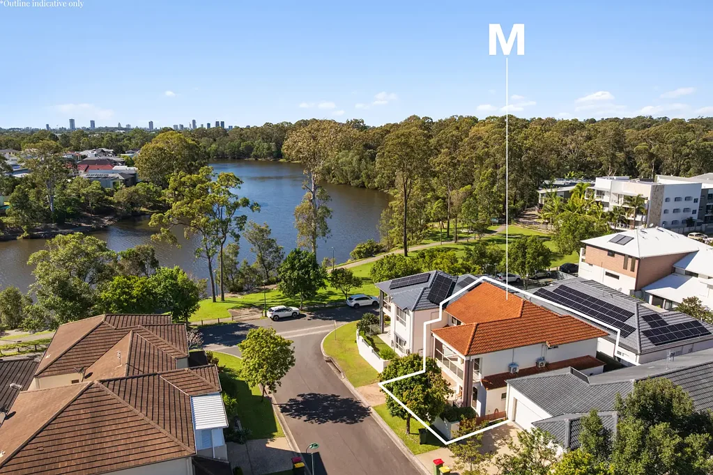 Varsity Lakes 3房  Lakeside Lifestyle, Parkside Privacy & Walk-to-Train Convenience