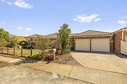 8 Woodland Rise, Melton West