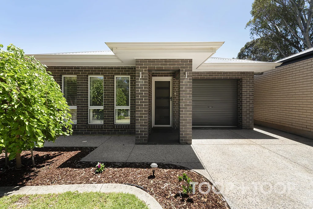 4 Lincoln Drive, Redwood Park, SA 5097