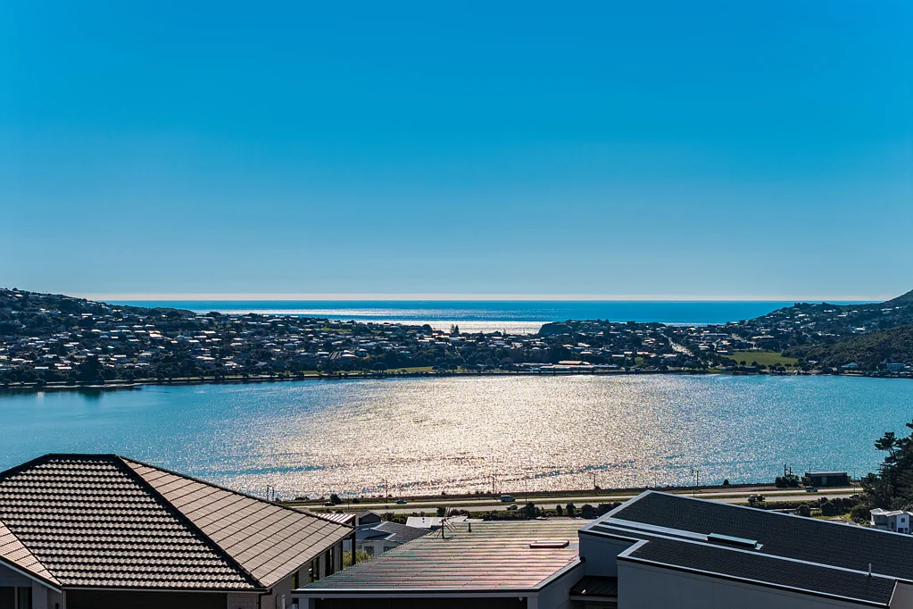 71 Queen Charlotte Drive, Aotea, Porirua, Wellington