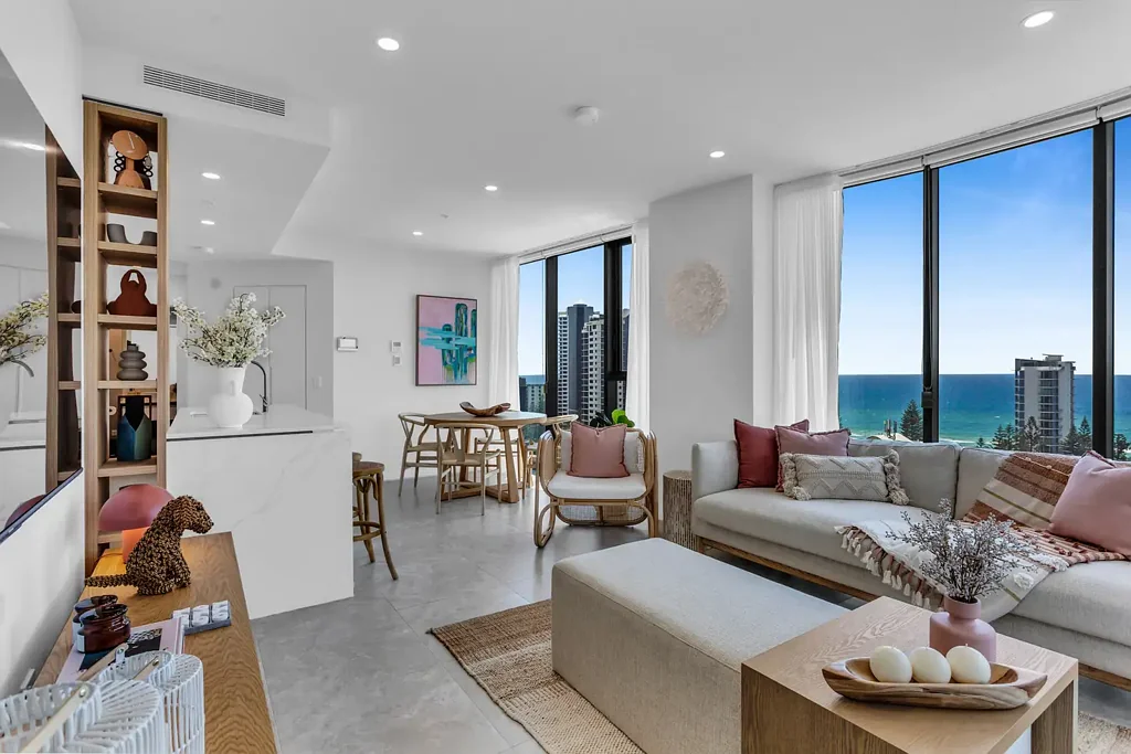 BREAK LEASE - Beautiful Beachside View Apartment