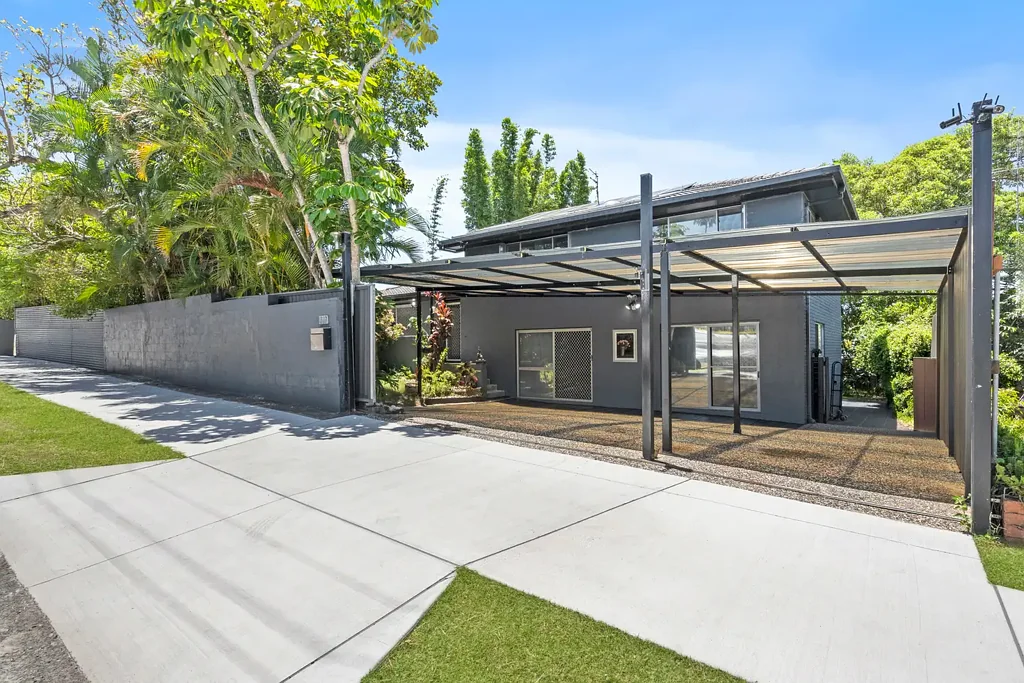 Southport 6ਬੈੱਡਰੂਮ DUAL LIVING, HOME BUSINESS, EXTRA RENTAL INCOME! ENDLESS POSSIBILITIES!