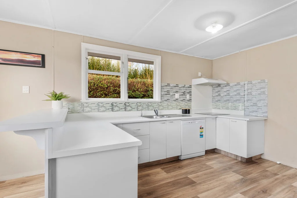 Brockville 3ਬੈੱਡਰੂਮ First Home Opportunity Awaits - Just Bring Your Paint Brush