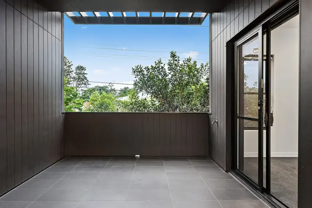 204/133-135 Clarence Road, Indooroopilly, QLD 4068