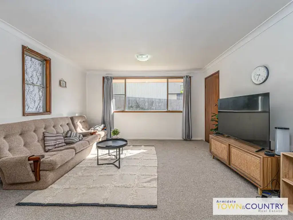 TERRIFIC NORTH HILL VILLA