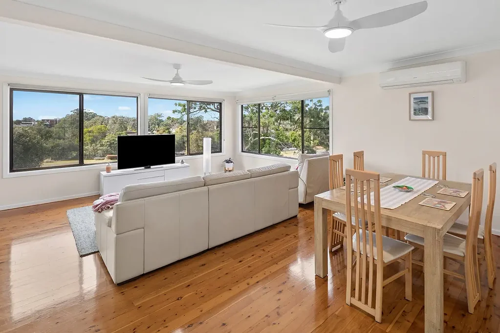 Coffs Harbour 4 Bedroom Great Aspect for Relaxed Family Living