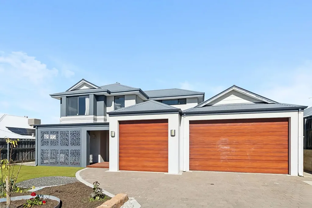 Ellenbrook 4ห้องนอน The Ultimate Family Home for Car Enthusiasts, Tradies, Hobby Mechanics and Home-Based Businesses