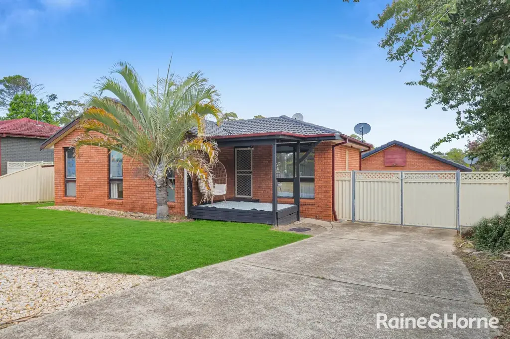 Three Bedroom Family Home in Minto!