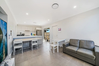 3 Lusitano Crescent, Austral, NSW 2179, 5房, 2浴, House