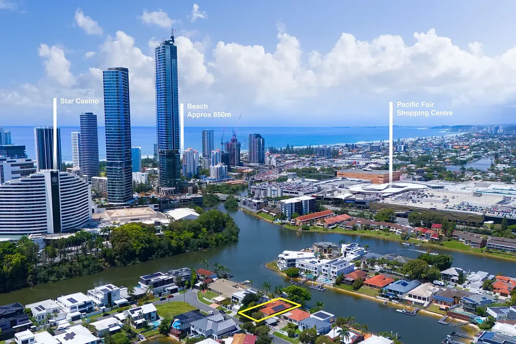 10 Merrimac Boulevard, Broadbeach Waters, QLD 4218
