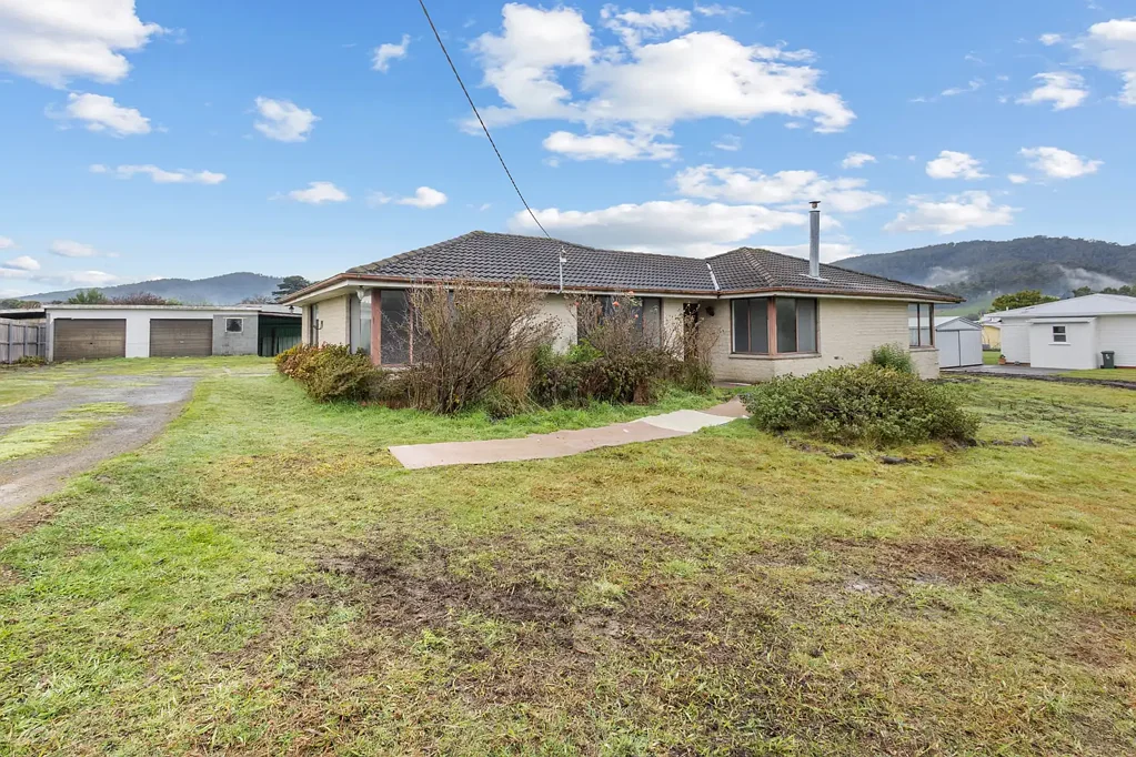 Freshly Renovated Home Offering Space, Comfort & Convenience