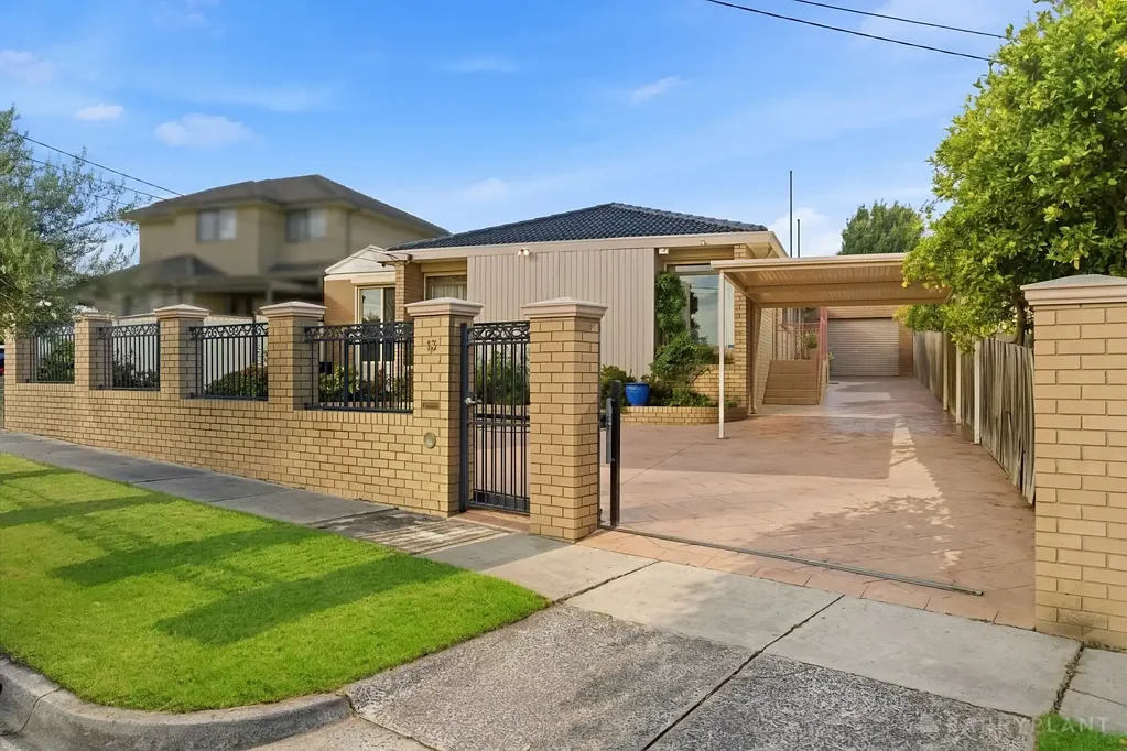 Noble Park North 4침실 FAMILY SPACE, PRIVACY & POSITION – THE COMPLETE PACKAGE