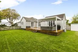 12 Village Way, Ardmore