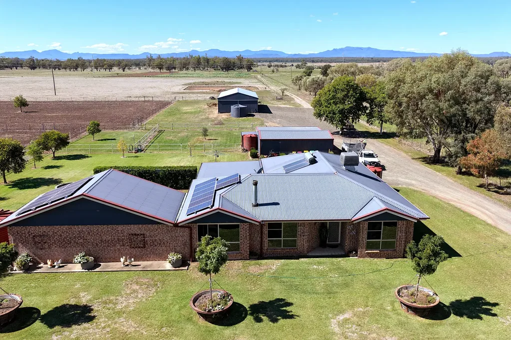 Narrabri  Family Brick Home and Exceptional Acreage