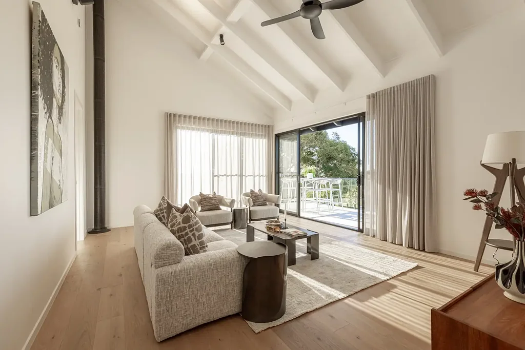 Bilambil Heights 4房  Architectural Family Luxury with Water Views & Exceptional Entertaining