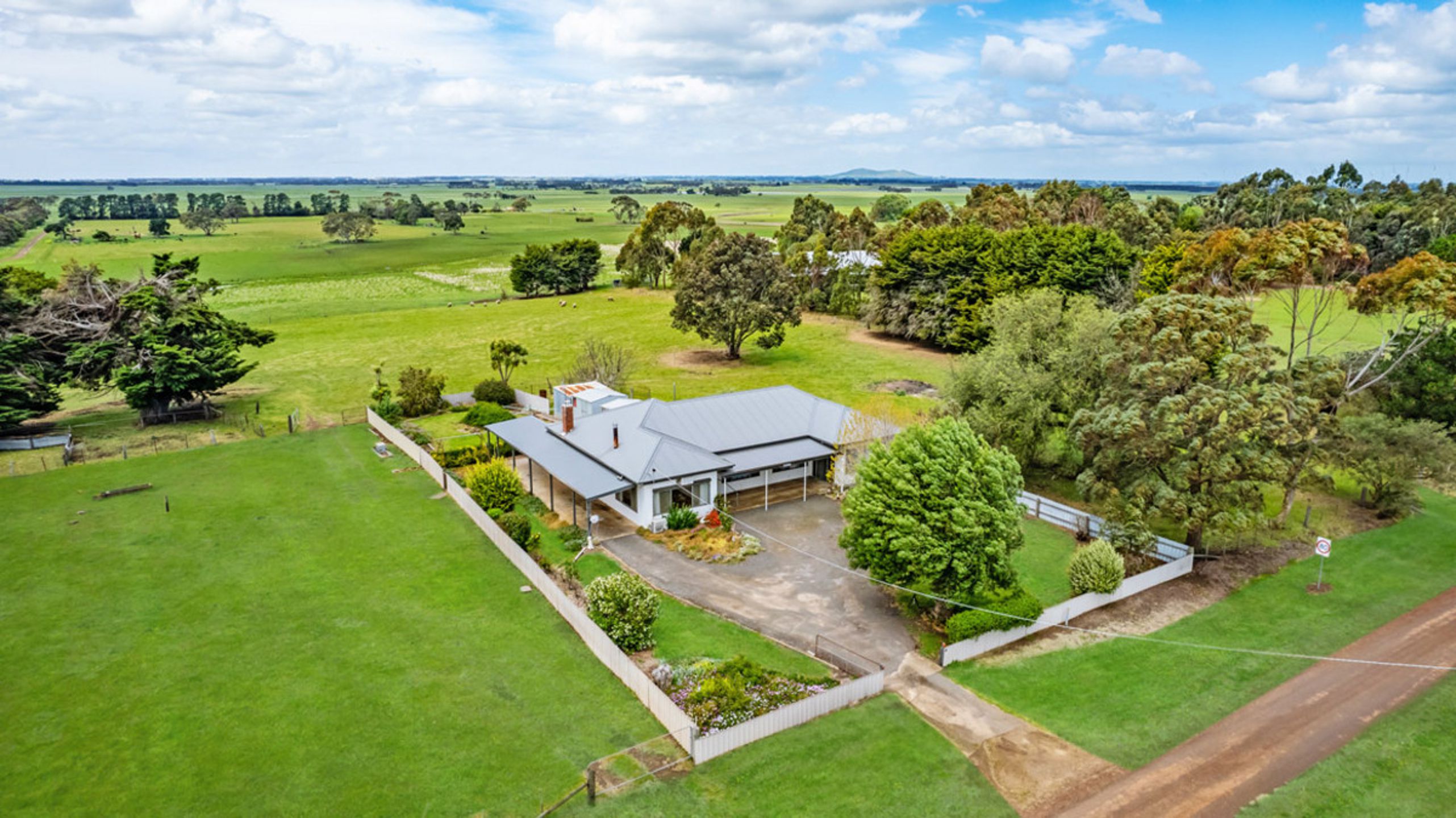 15 POUND LANE, MORTLAKE VIC 3272, 0 habitaciones, 0 baños, House