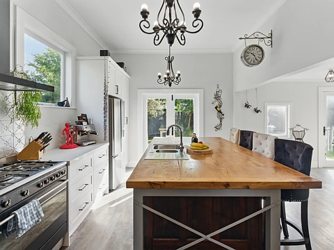 Awapuni 4房  RENOVATED VILLA in AWAPUNI!!