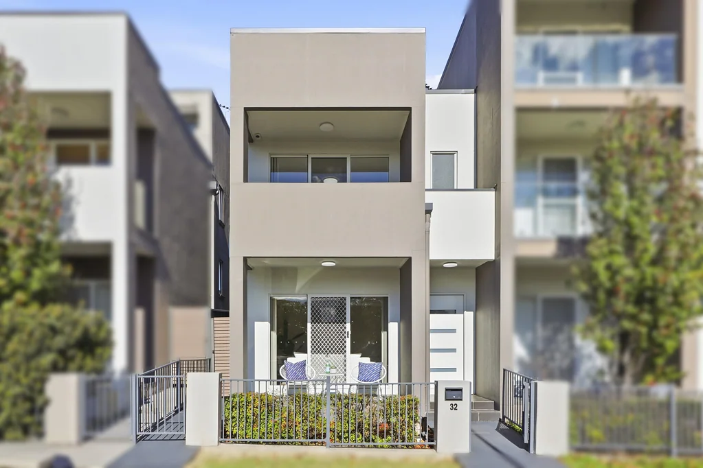 Potts Hill 3બેડરૂમ Parkside Torrens Title Terrace with Three Master Suites