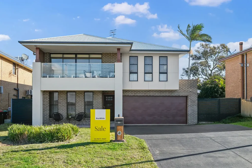 Lemon Tree Passage 4房  BEAUTIFUL BEECHWOOD HOME, WITH THE VIEWS !