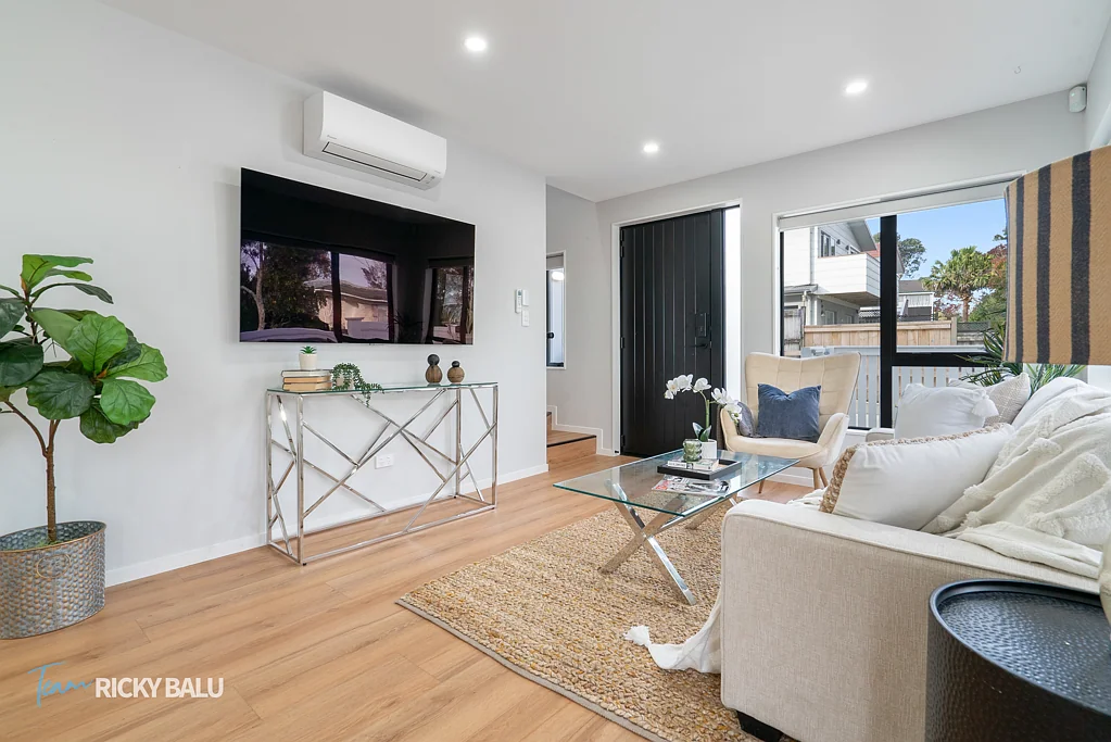 43A Mirrabooka Avenue, Botany Downs, Manukau City, Auckland