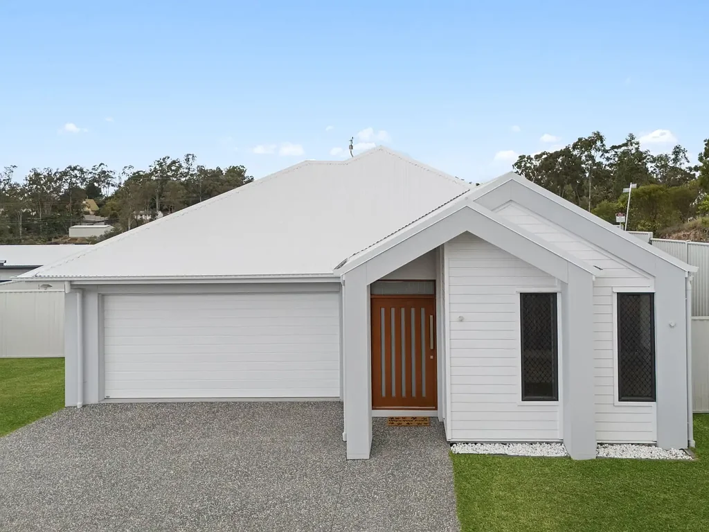 Redbank Plains 4બેડરૂમ KING OF THE HILL! | OWNER RELOCATING!
