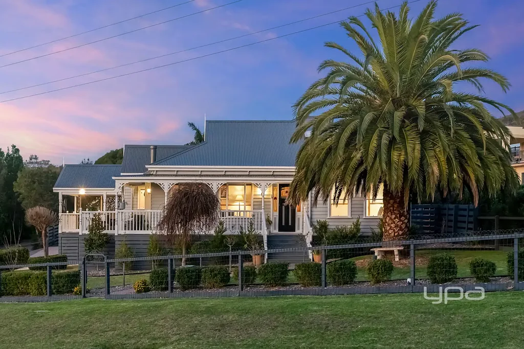 13 Cairn Road, Mccrae, VIC 3938