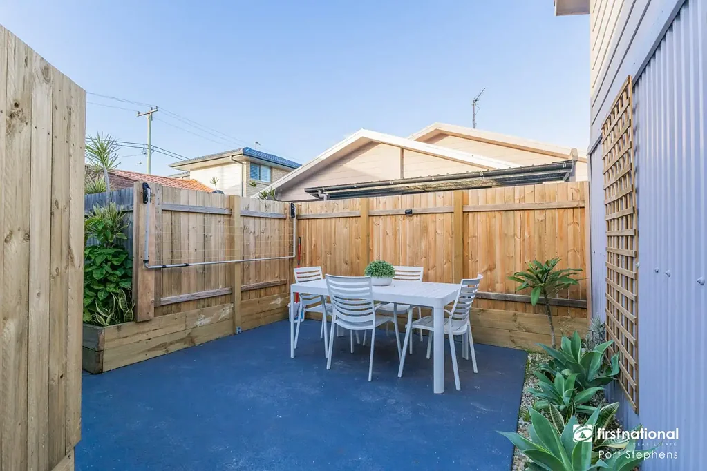 Tastefully renovated coast side 1 bedroom unit
