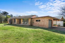 5 SEAWARD AVE, Scone