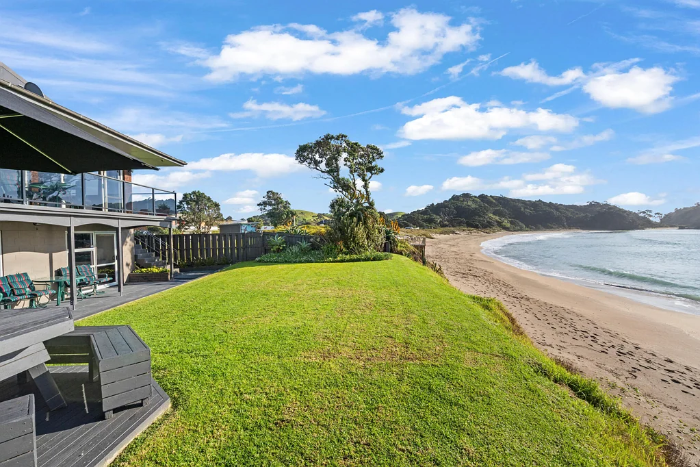 Matapouri 6 Bedroom Beach Front - Matapouri Bay!