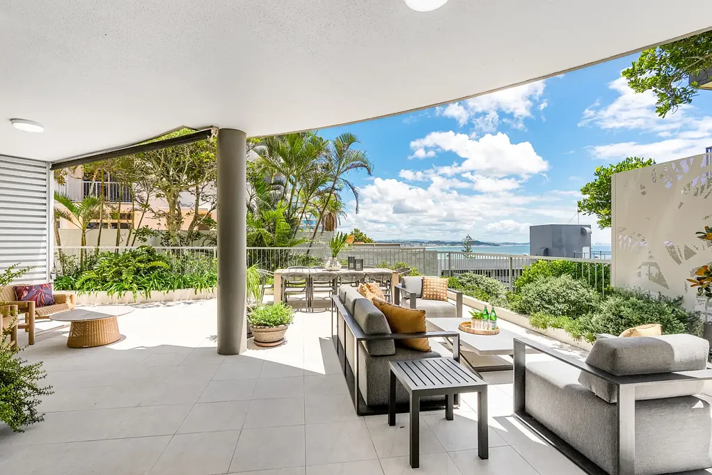 Coolangatta 3房  COASTAL SOPHISTICATION IN TIGHTLY HELD PHAROS