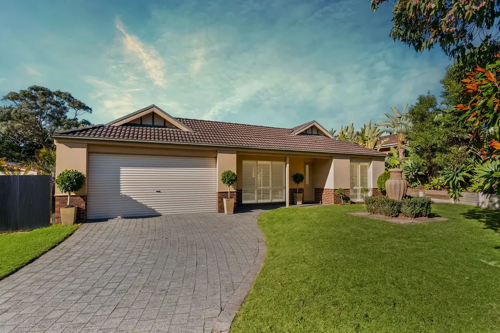 Capel Sound 4Kwarto Spacious Family Oasis with Studio on 868sqm - Coastal Living at Its Best!