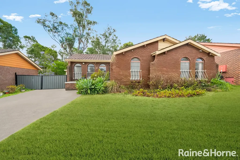 15 Wheeler Place, Minto, NSW 2566