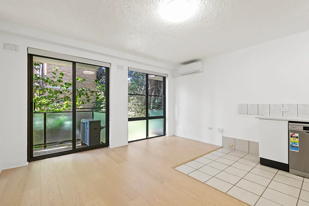 Renovated, Light-Filled Apartment in Prime Bronte Location