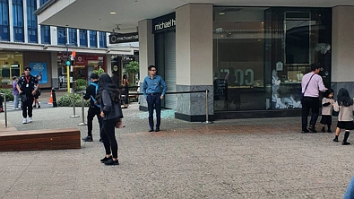 快讯！奥克兰街头突发暴力抢劫，珠宝店遭“零元购”，现场惨不忍睹