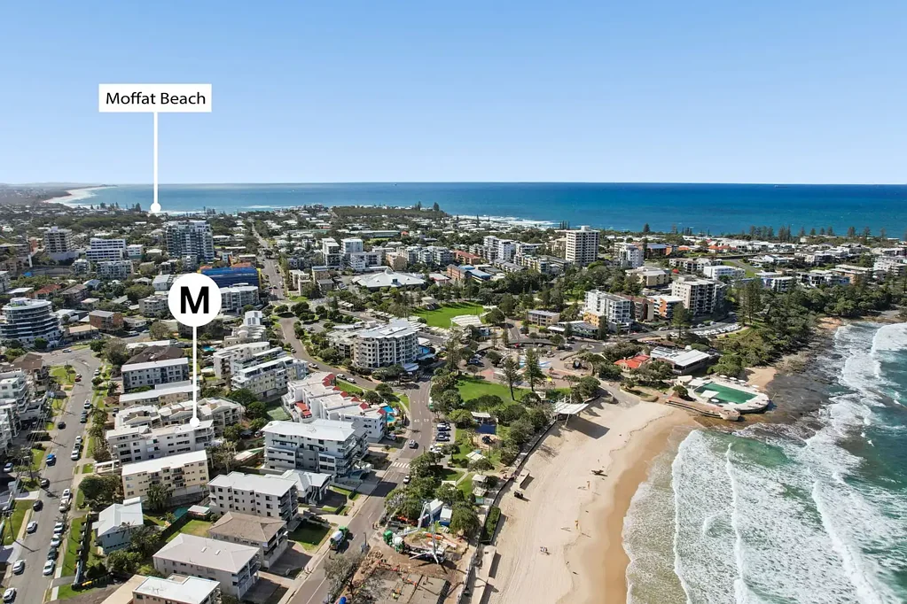 Kings Beach 3房  Outstanding Opportunity just steps from the sea