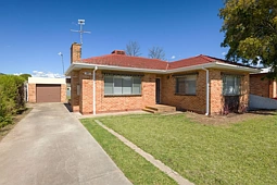 980 Tullimbar Street, North Albury