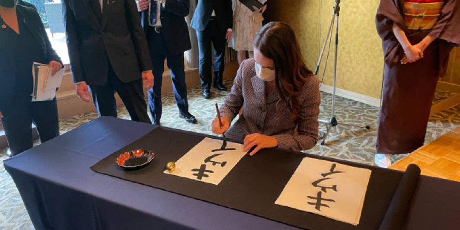 总理访日第一天,谈及通货膨胀问题及与日本合作氢能源电动汽车计划
