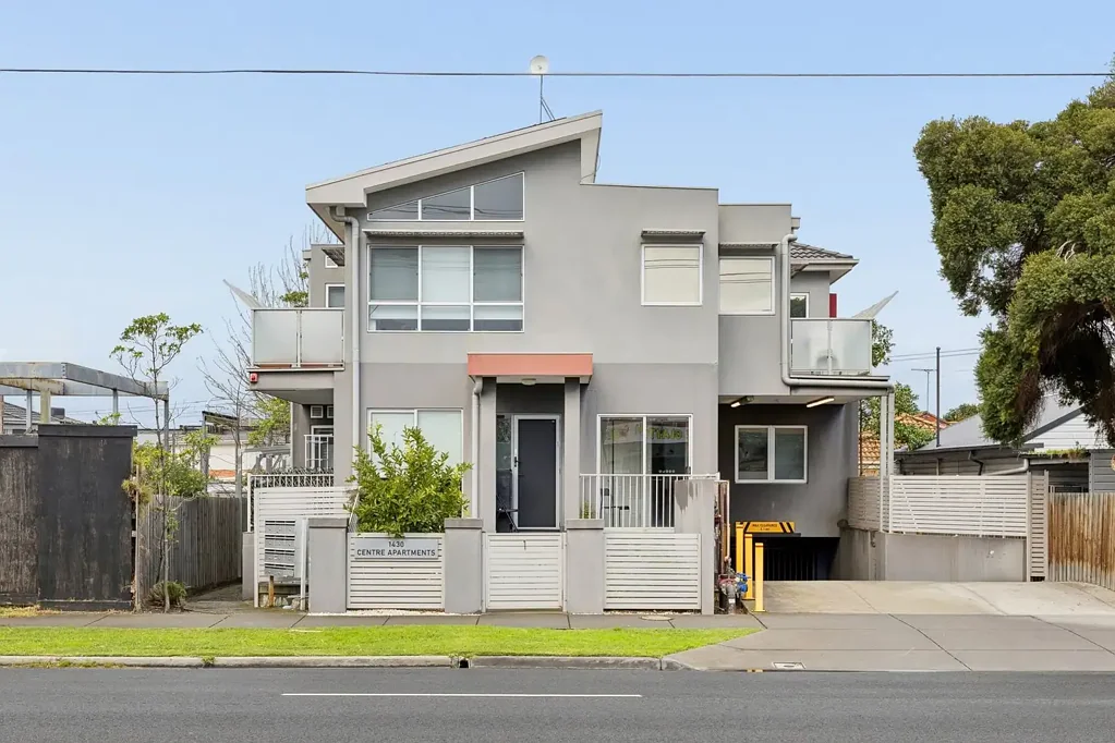 Low-Maintenance Living in a Convenient Location