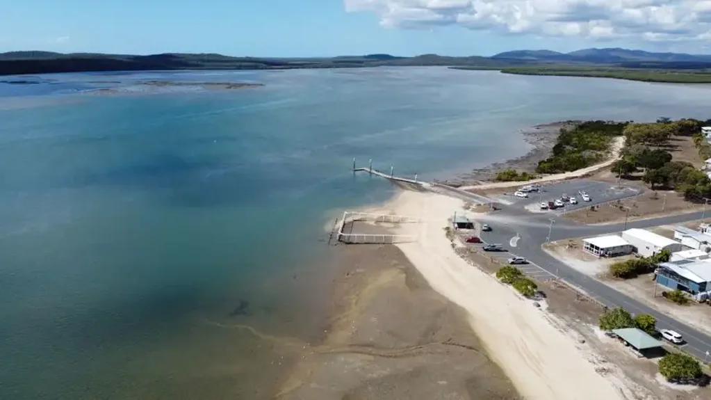 Rodds Bay COUNTRY SPACE... COASTAL LIFESTYLE