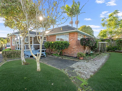 Botany Downs 3部屋 $426,000 below C.V