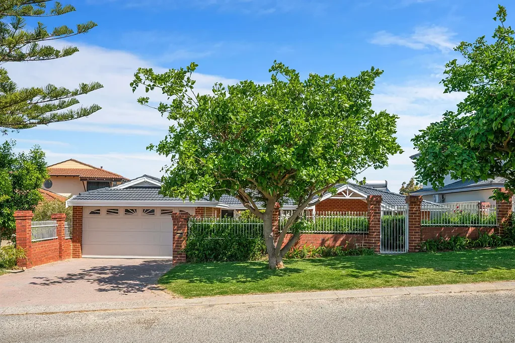 Sorrento 4房  BUILT FOR FAMILY. FILLED WITH CHARACTER.