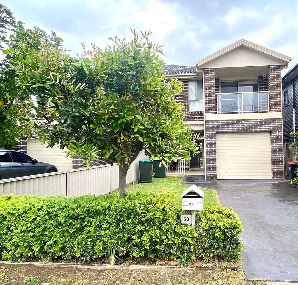 Modern Duplex in quiet street in Revesby for rent ! ! !