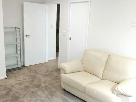 Well presented this lovely BRAND NEW downstair flat