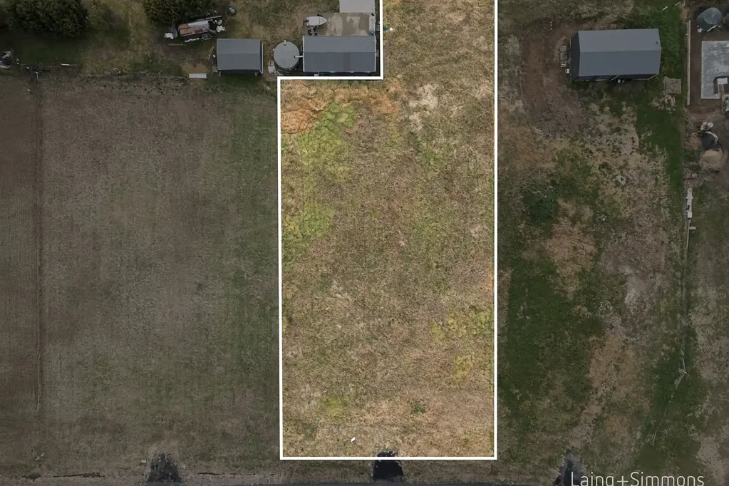 Armidale Expansive Block With Commanding Position In Prestigious Development