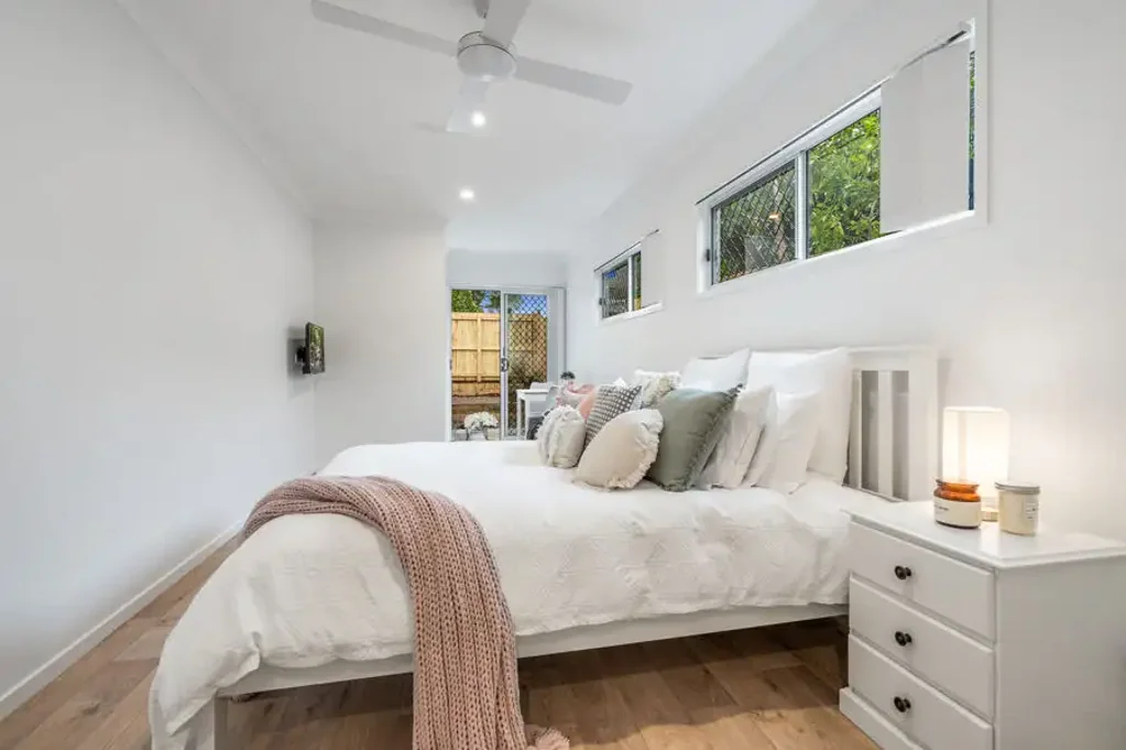 STUDIO UNITS IN A CONVENIENT ACACIA RIDGE LOCATION - LAST ONE!!
