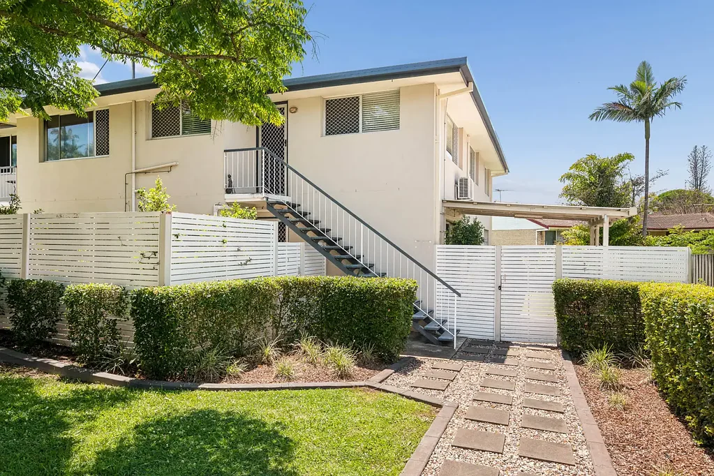 1/3 Honeysuckle Street, Mansfield, QLD 4122