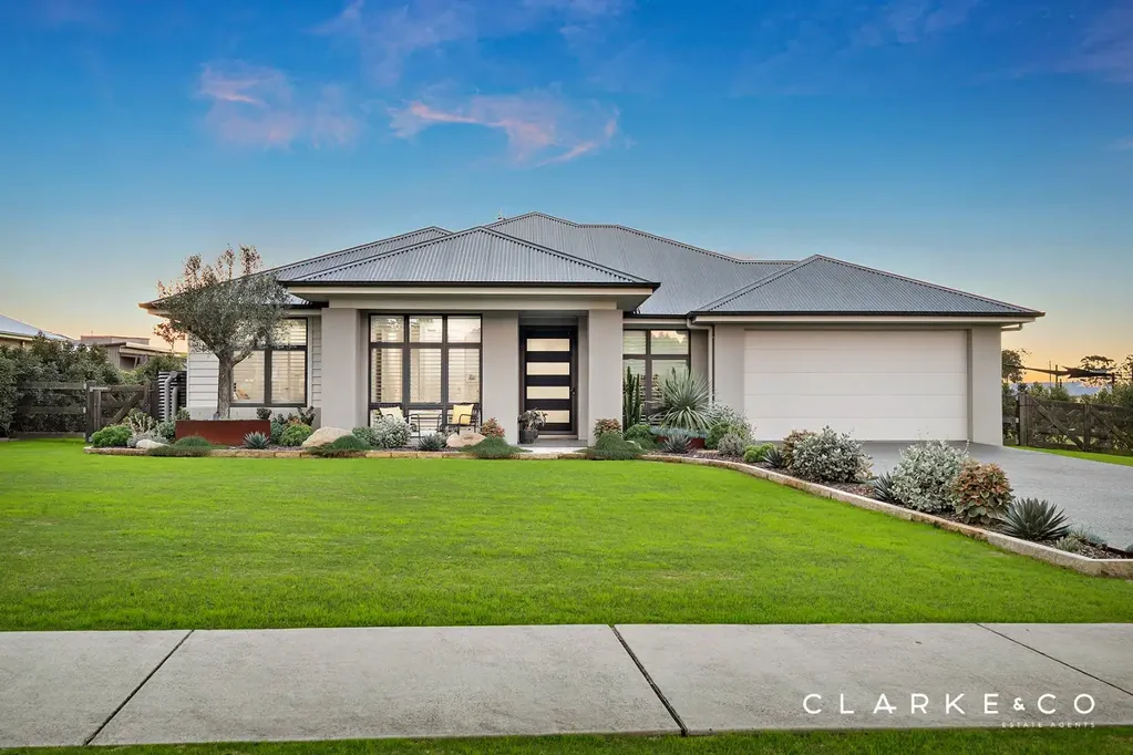 Louth Park 4房  AN EXCEPTIONAL FAMILY HOME WITH A STUNNING POOLSIDE RETREAT!