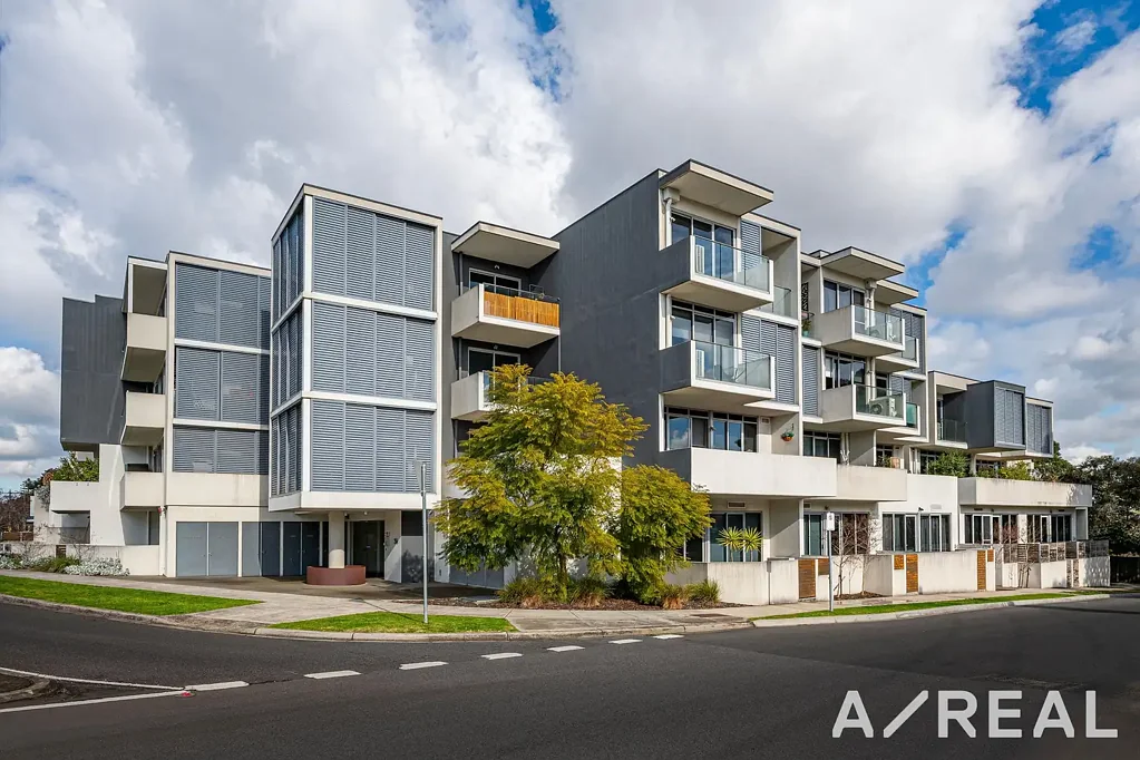 Stylish Space and Exceptional Convenience in Ivanhoe