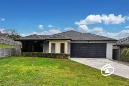 5 Griffith Mews, Pakenham